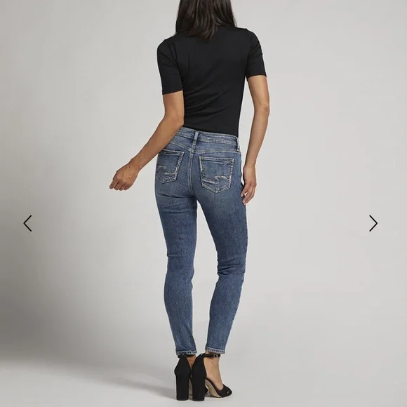 Silver Jeans Co Elyse Skinny Jeans - Picture 2 of 8